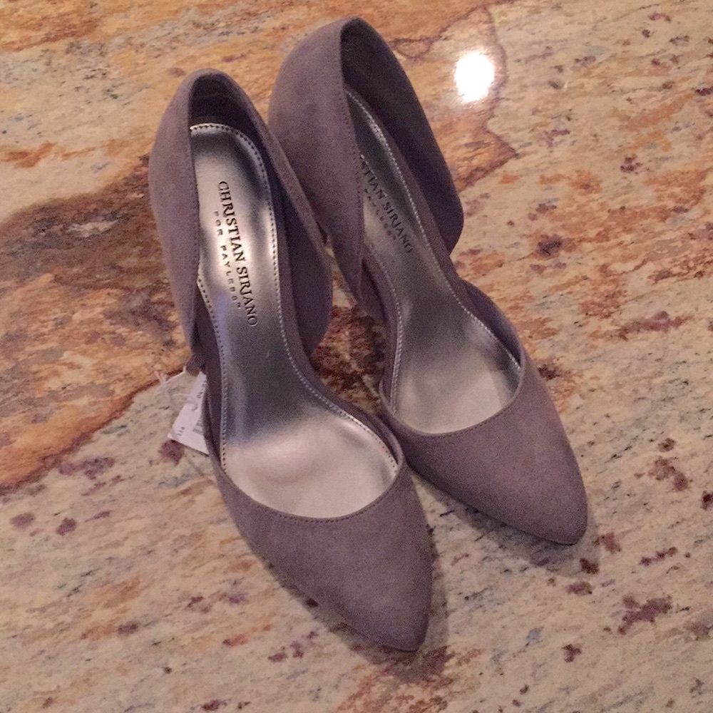 Grey pointed toe pumps
